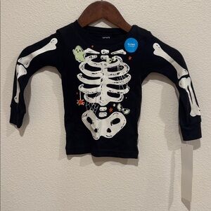 Carter's glow in the dark Skeleton PJ set, 2T, new!